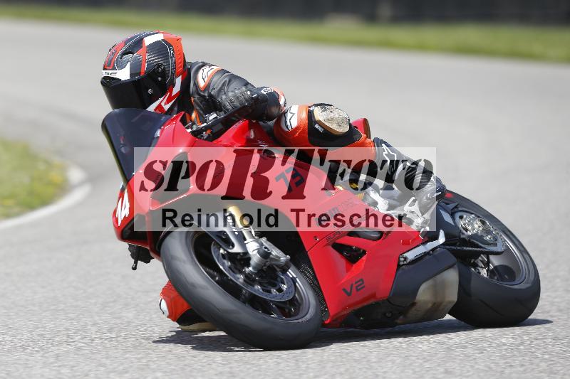/27 12.06.2025 Ducati Schweiz Trackday Warmup  ADR/gelb-jeaune/14